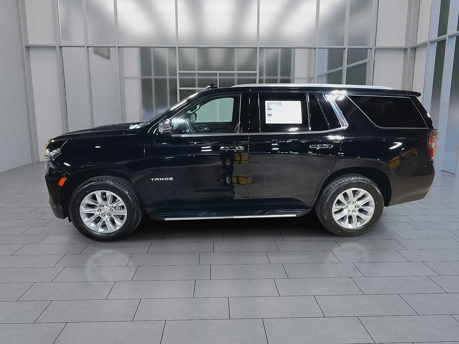 Used 2024 Chevrolet Tahoe Premier AWD/4WD image 5