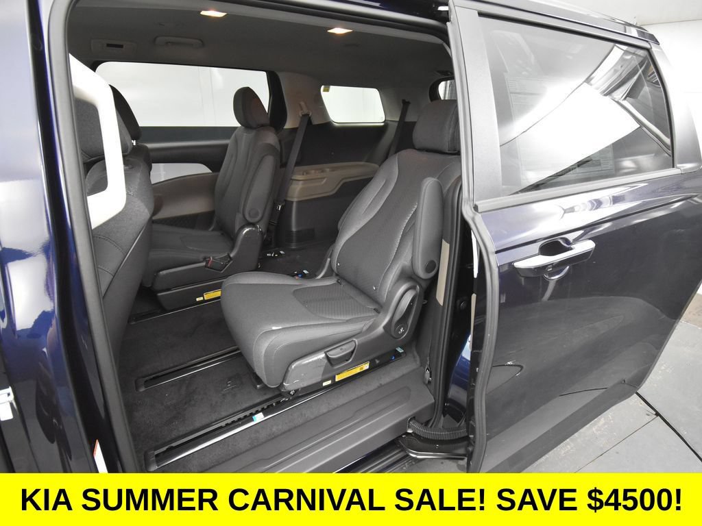 New 2026 Kia Carnival LX FWD image 9