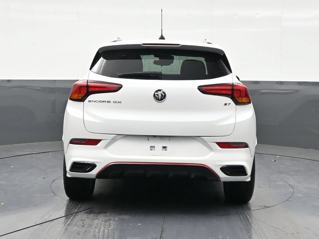 Used 2022 Buick Encore GX Select w/ Sport Touring Package FWD image 4