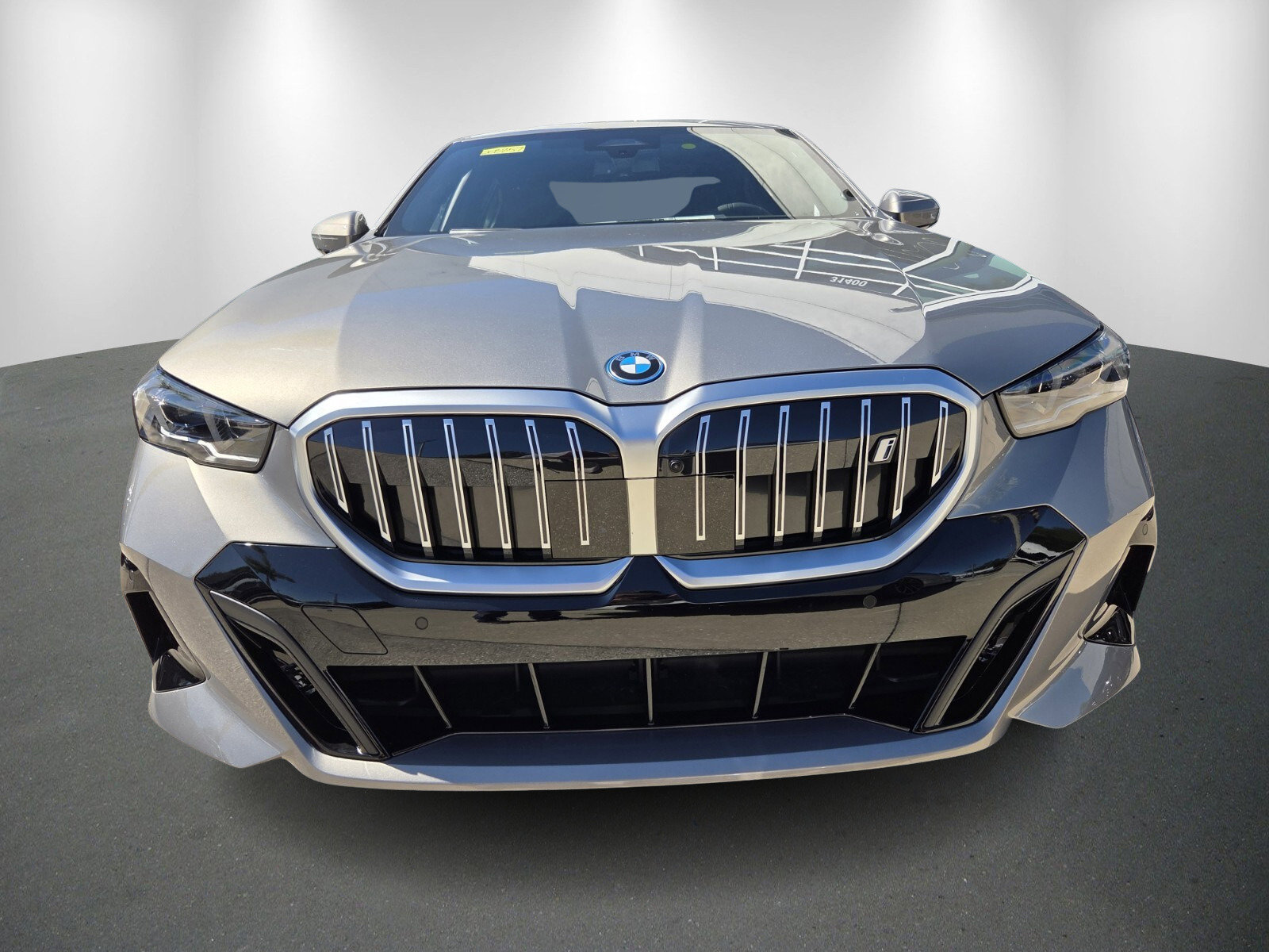 New 2026 BMW i5 eDrive40 w/ M Sport Package image 2