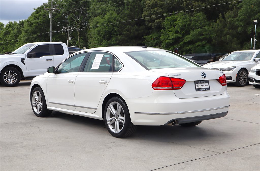 Used 2014 Volkswagen Passat TDI SE FWD image 5