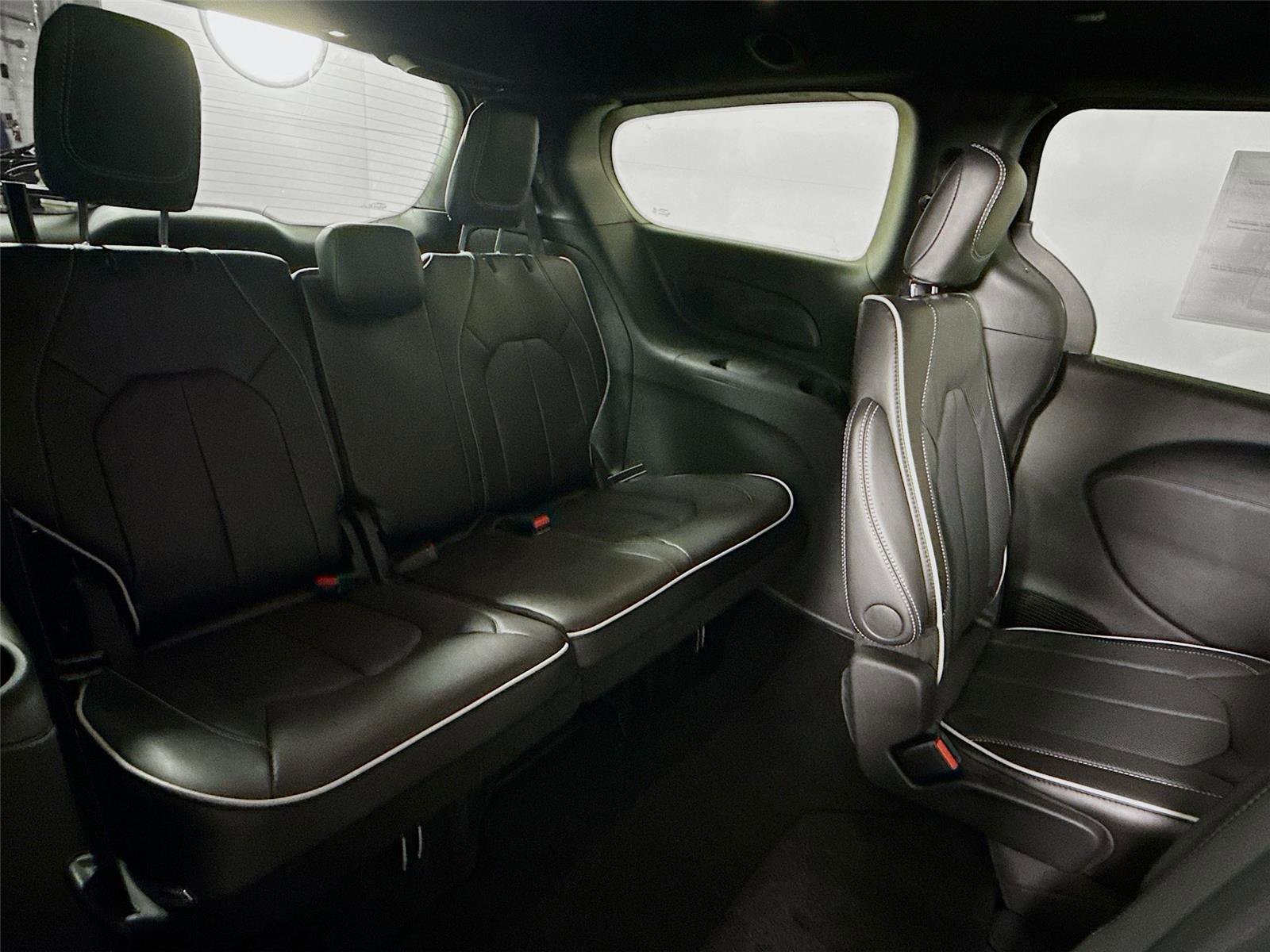 New 2026 Chrysler Pacifica Limited image 22
