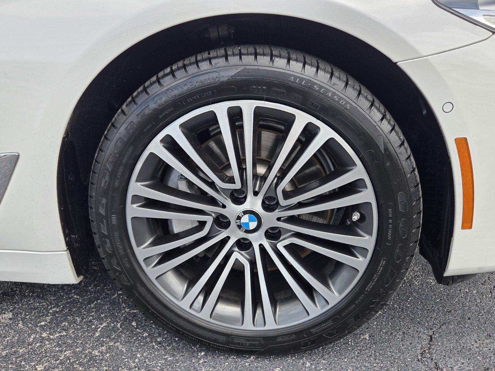 Used 2019 BMW 540i w/ Premium Package RWD image 9