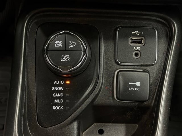 Used 2020 Jeep Compass Trailhawk AWD/4WD image 27