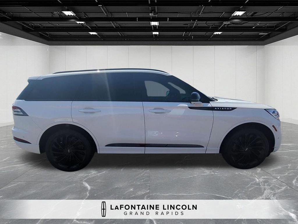 Used 2024 Lincoln Aviator Reserve w/ Equipment Group 201A image 6