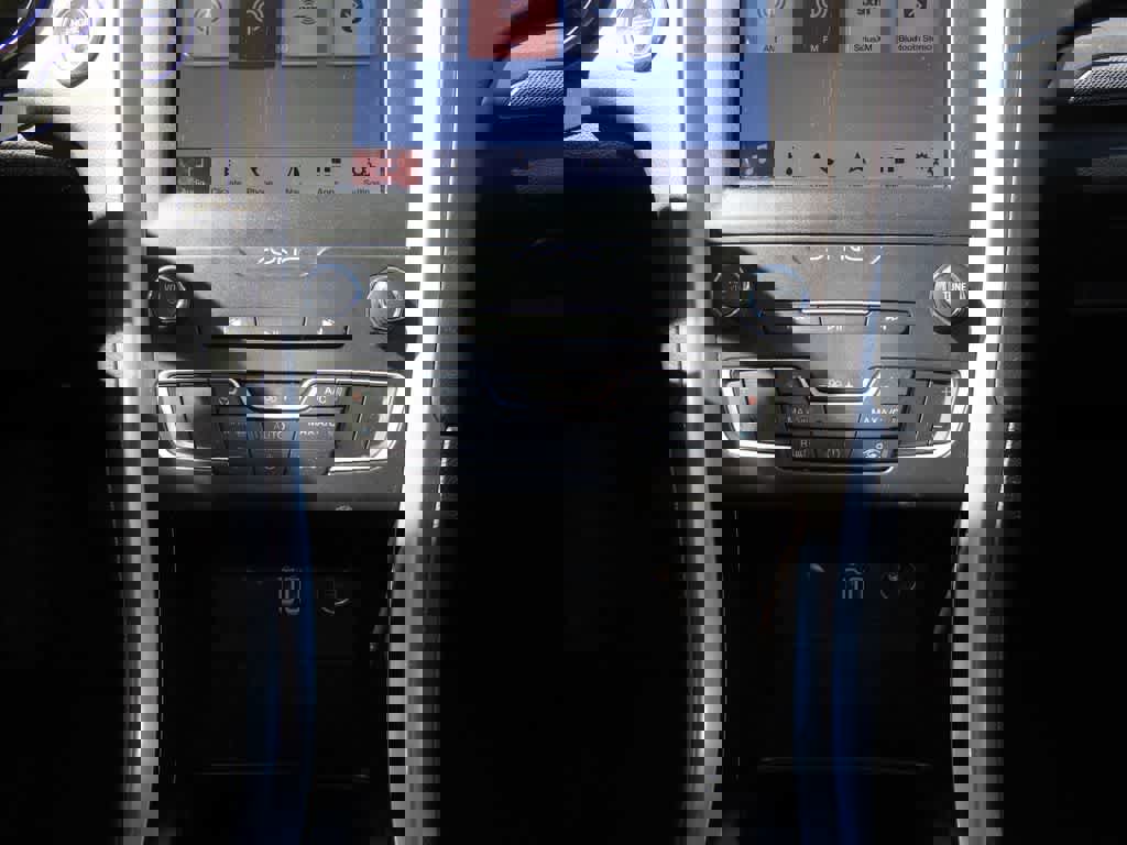 Used 2019 Ford Fusion SE image 21