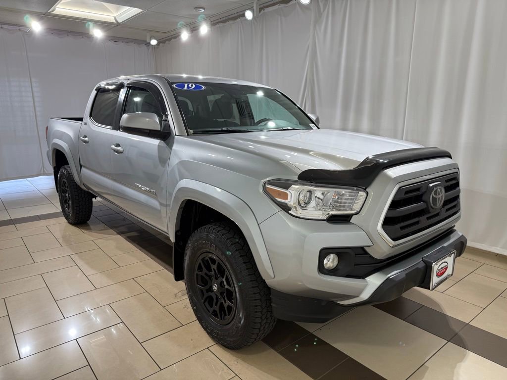 Used 2019 Toyota Tacoma SR5 AWD/4WD image 7