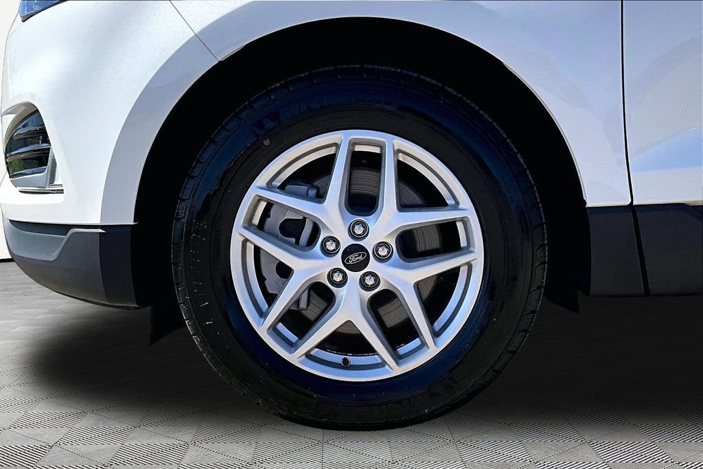 Certified 2023 Ford Edge SEL w/ Convenience Package AWD/4WD image 9