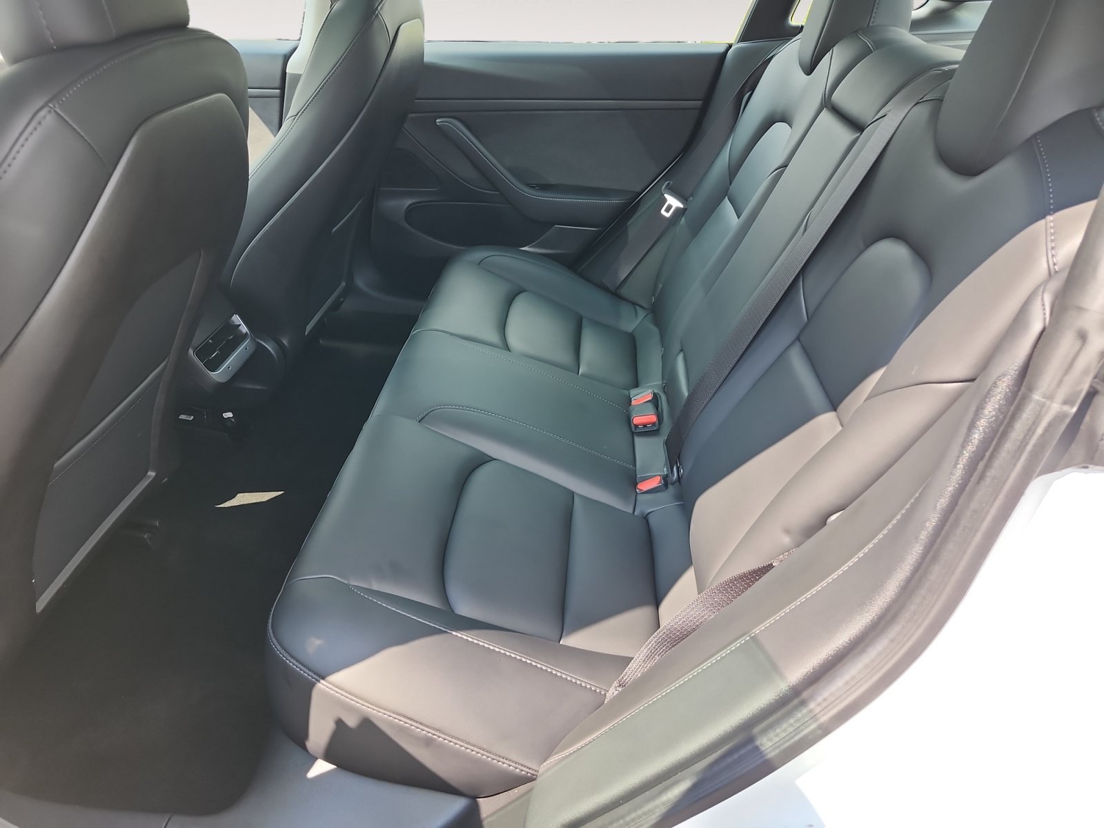 Used 2020 Tesla Model 3 Standard Range Plus RWD image 13