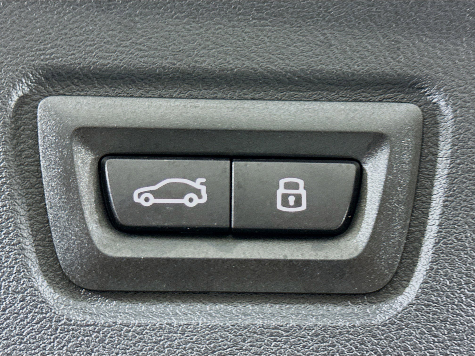 Used 2025 BMW i4 xDrive40i image 31