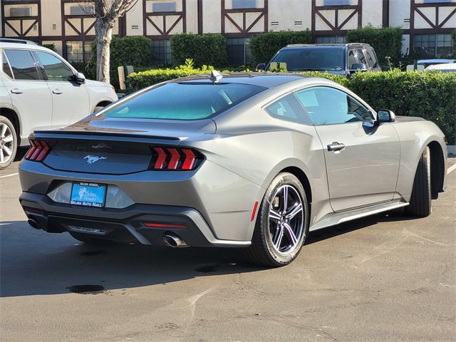 Used 2025 Ford Mustang Premium image 5