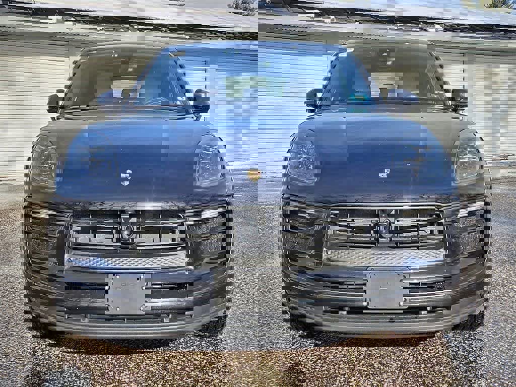 Certified 2025 Porsche Macan image 10