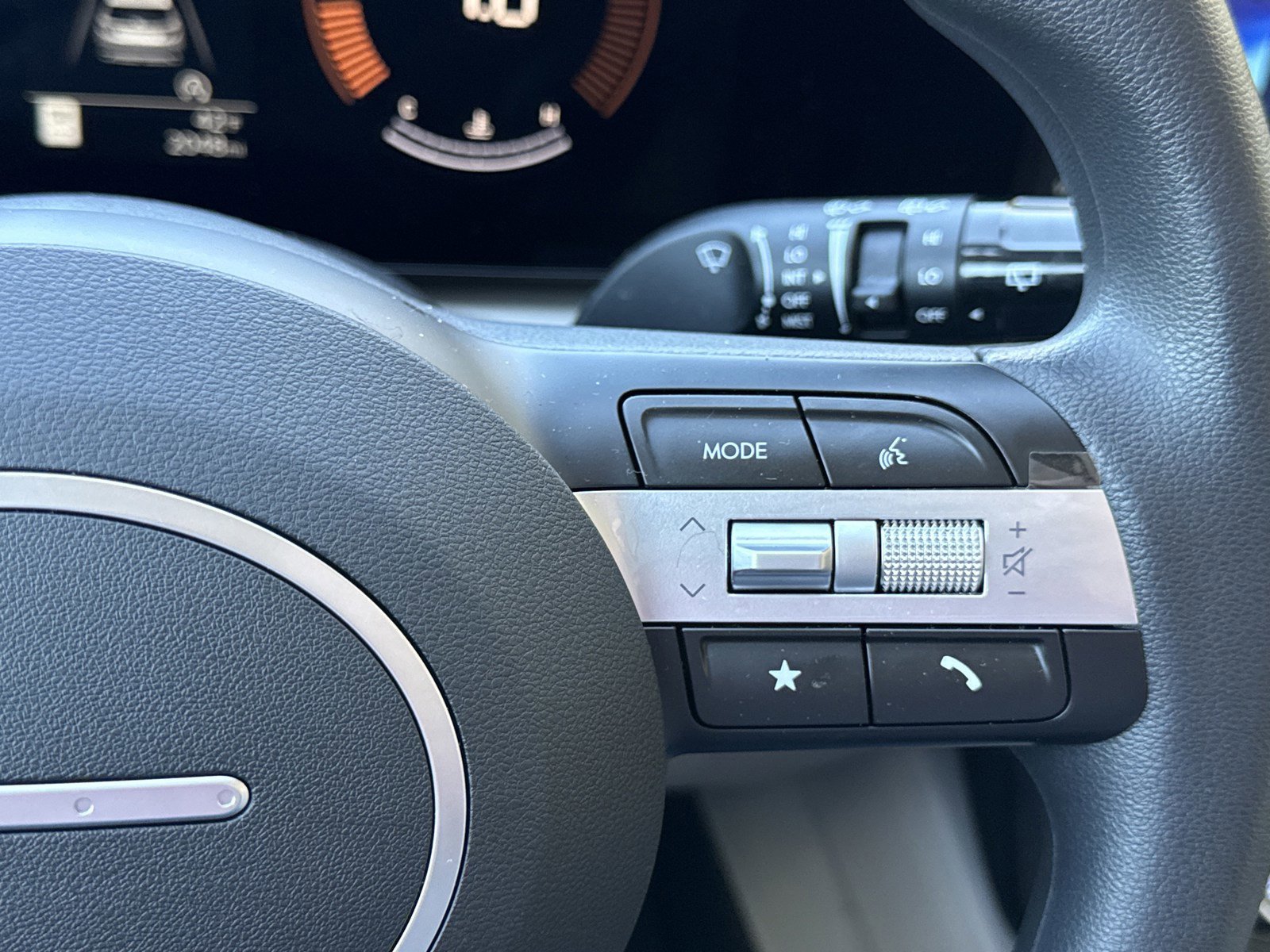 Certified 2025 Hyundai Tucson SE image 21