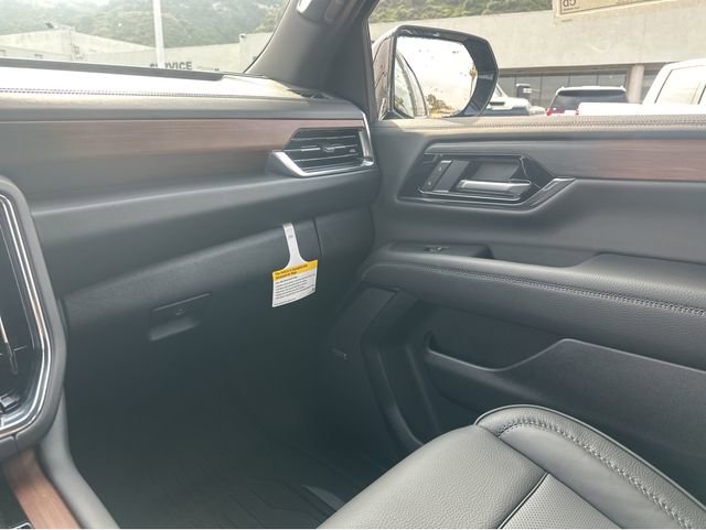 New 2026 GMC Yukon XL Denali w/ Denali Reserve Package image 5