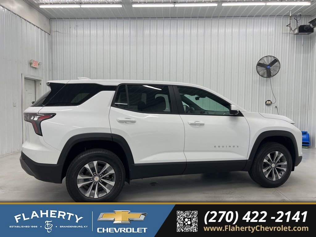 New 2026 Chevrolet Equinox LT image 2