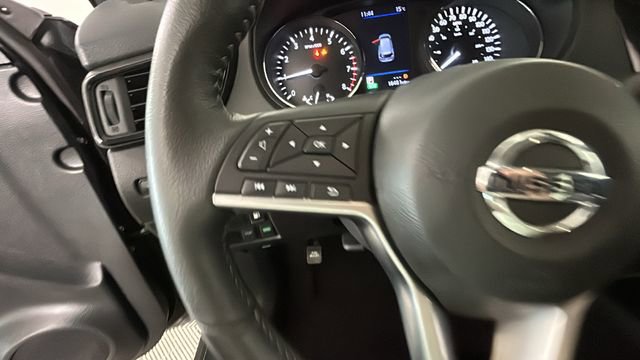 Used 2020 Nissan Rogue S FWD image 16