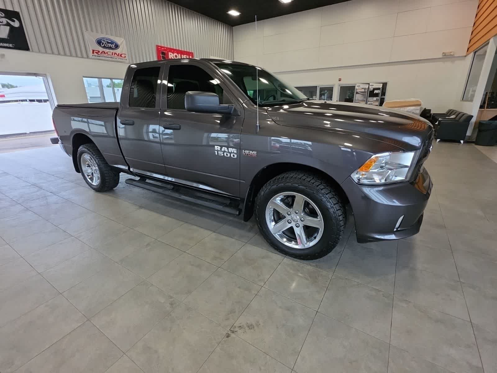 Used 2017 RAM 1500 Express AWD/4WD image 6
