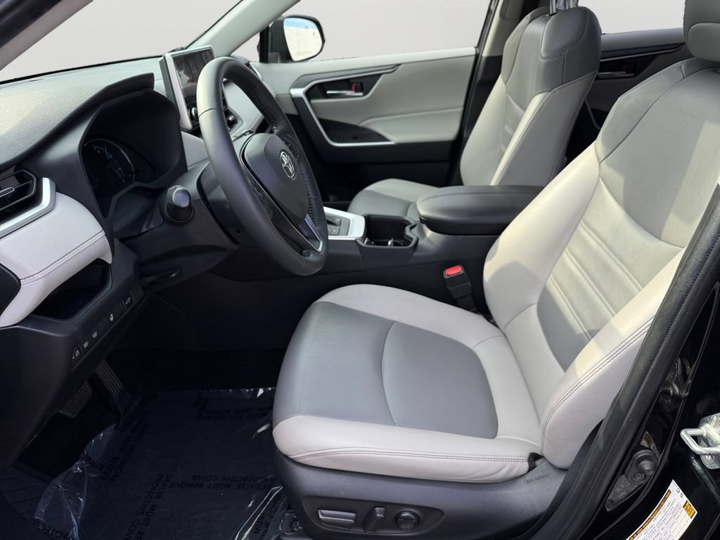 Used 2023 Toyota RAV4 XLE Premium AWD/4WD image 24