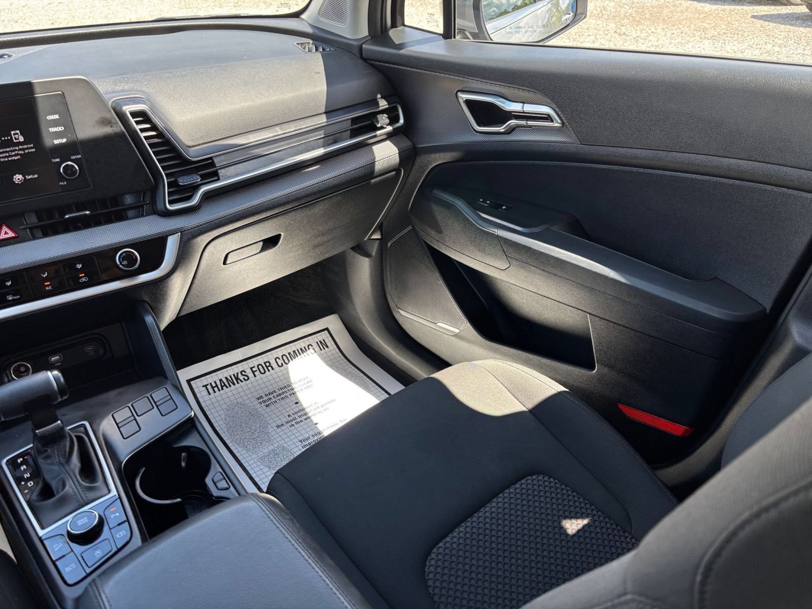 Used 2025 Kia Sportage LX FWD image 35