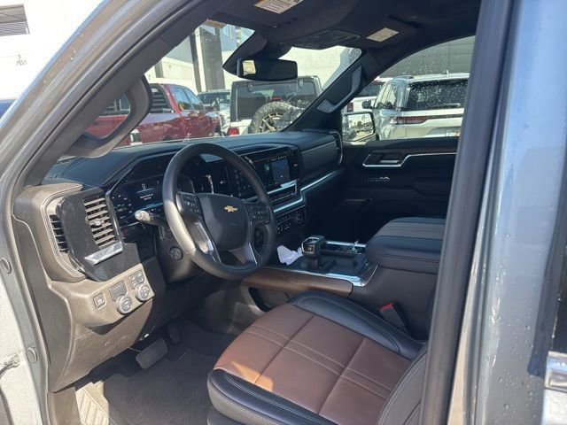 Used 2025 Chevrolet Silverado 1500 High Country image 11