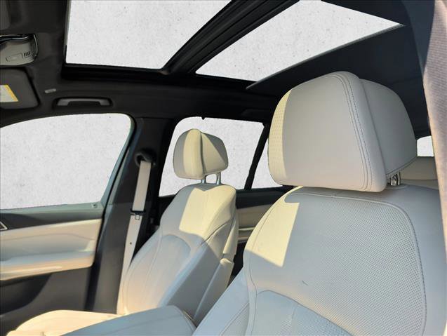 Used 2020 BMW X5 xDrive40i w/ Executive Package AWD/4WD image 12
