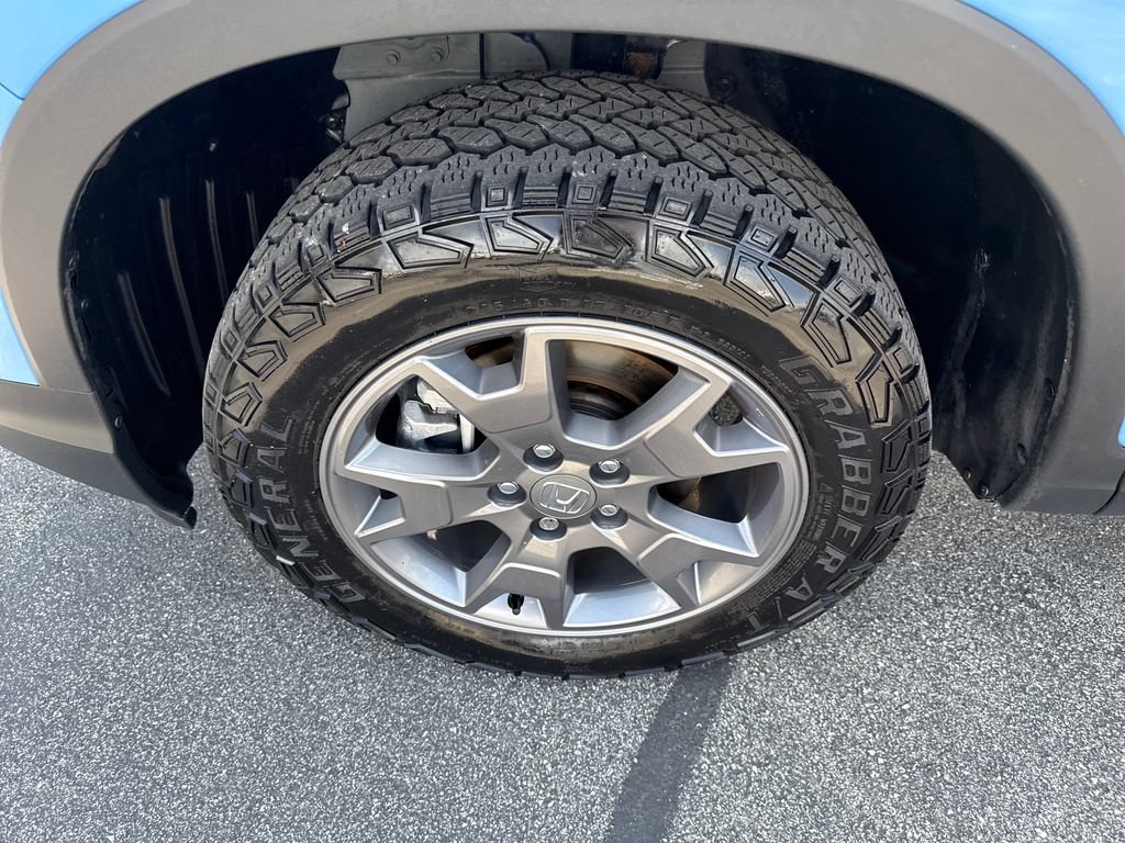 Certified 2025 Honda Passport TrailSport image 40