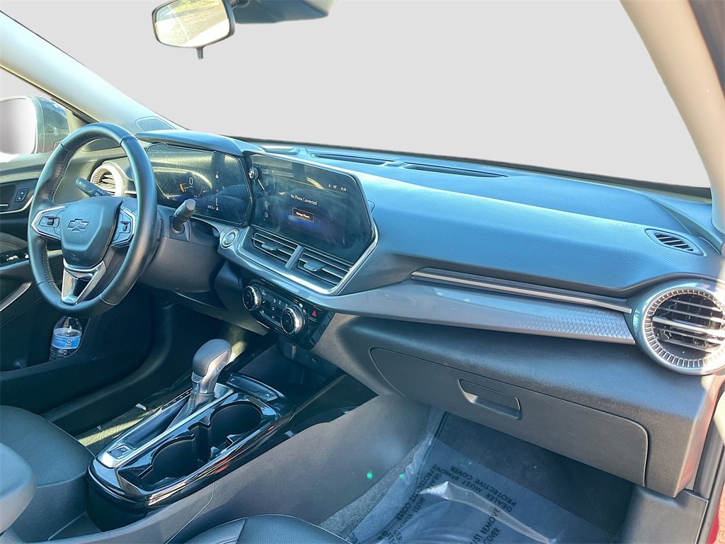 Used 2024 Chevrolet Trax ACTIV w/ Driver Confidence Package image 27