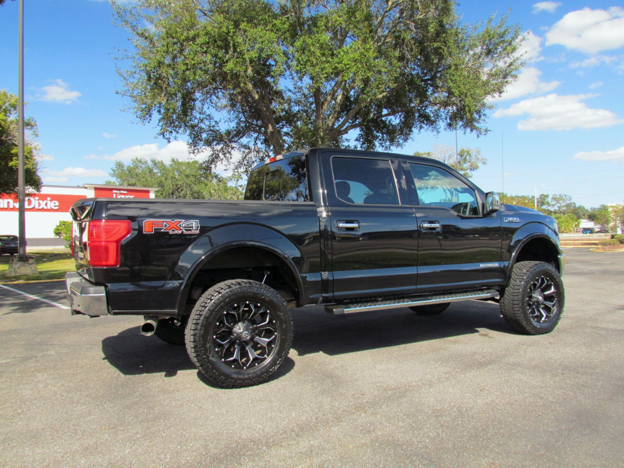 Used 2018 Ford F150 Lariat image 10