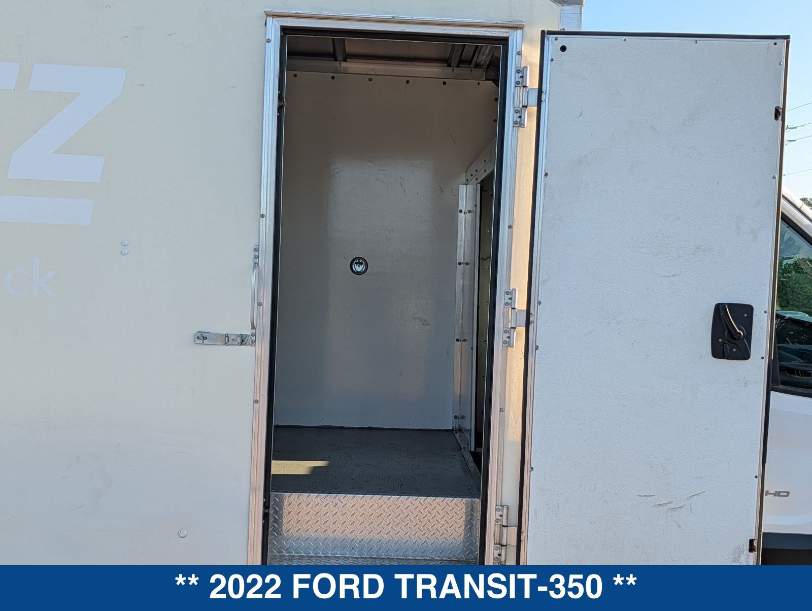 Used 2022 Ford Transit 350 DRW RWD image 13