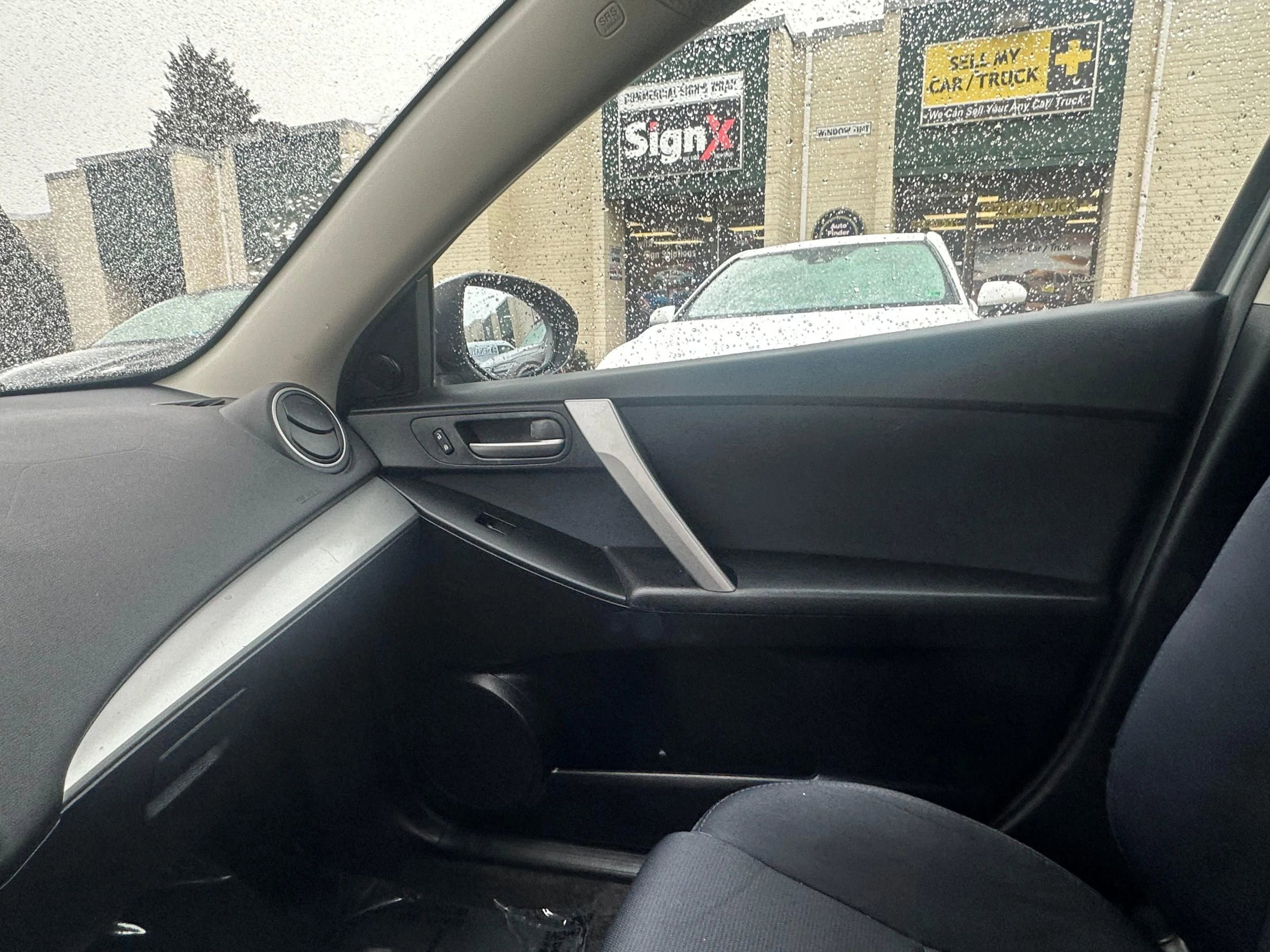 Used 2011 MAZDA MAZDA3 s Sport FWD image 21