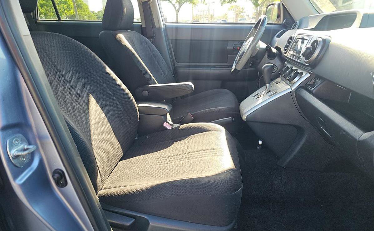 Used 2009 Scion xB image 8