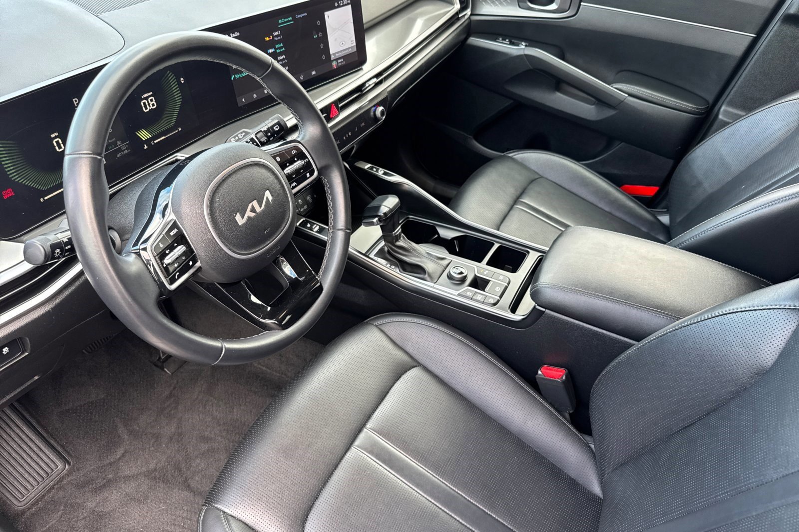 Used 2024 Kia Sorento S image 4