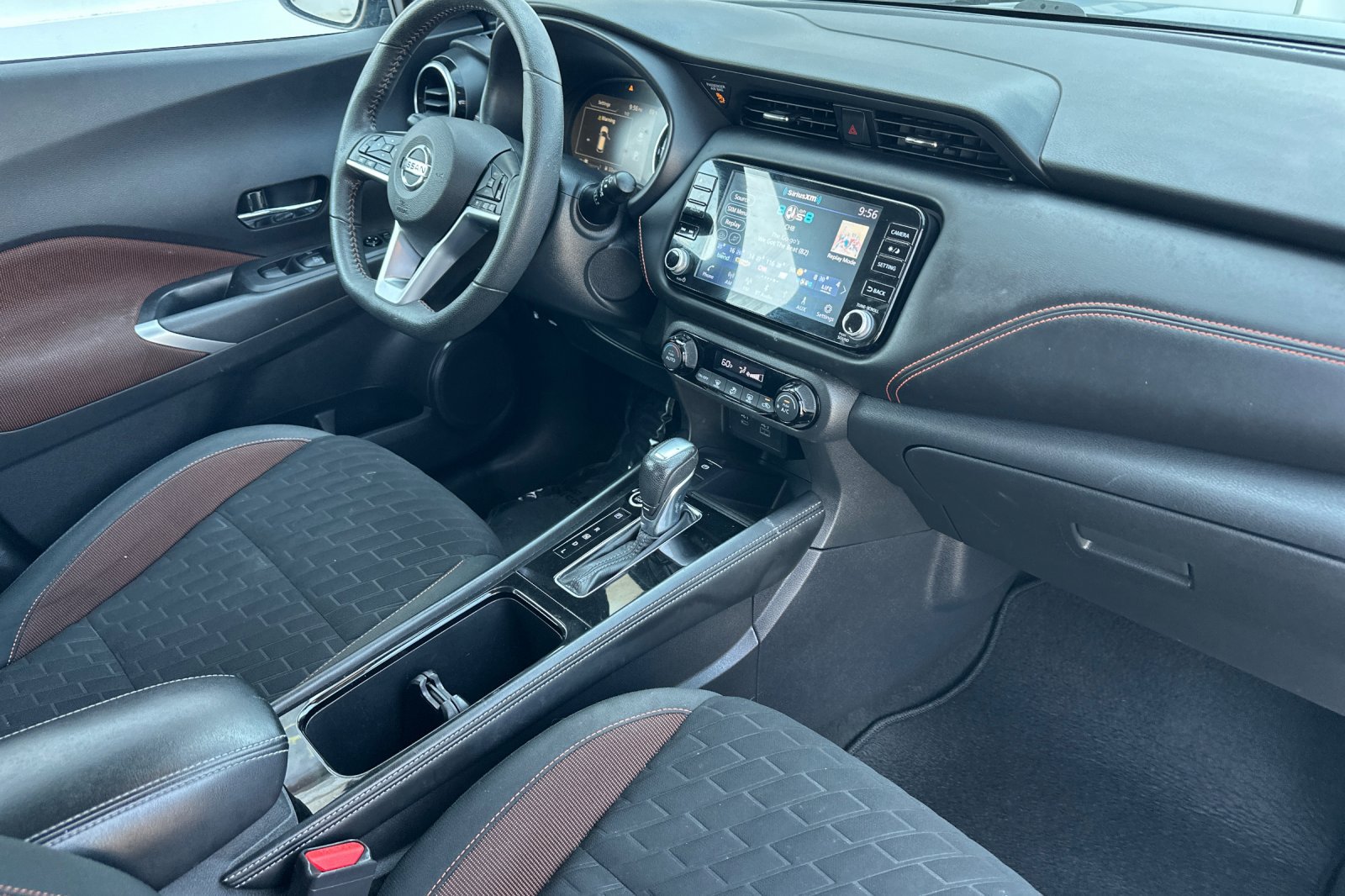 Used 2021 Nissan Kicks SR w/ Interior Electronics Package FWD image 16