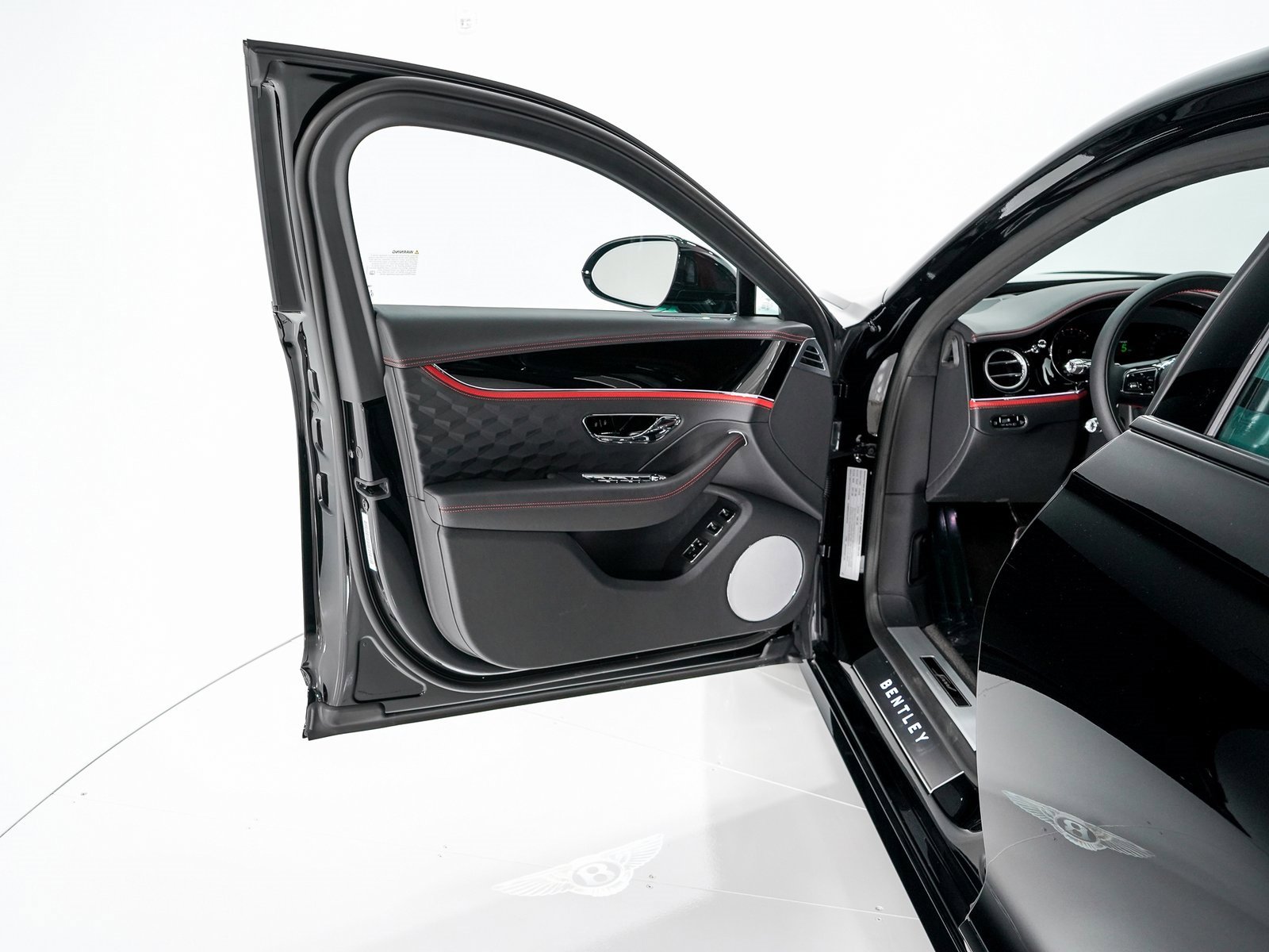 Certified 2025 Bentley Flying Spur Plug-In Hybrid image 9