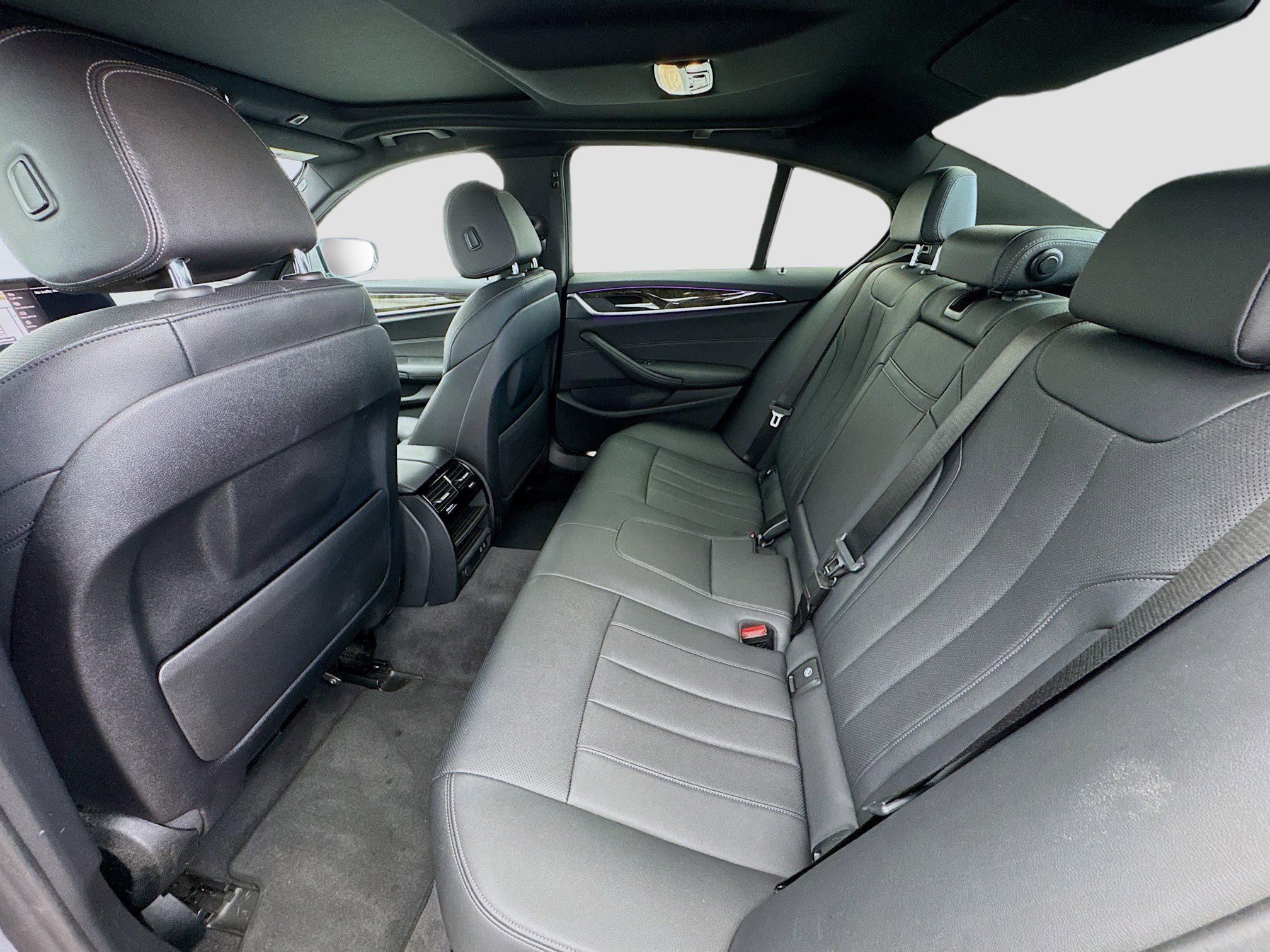 Used 2021 BMW 530i w/ Convenience Package image 16