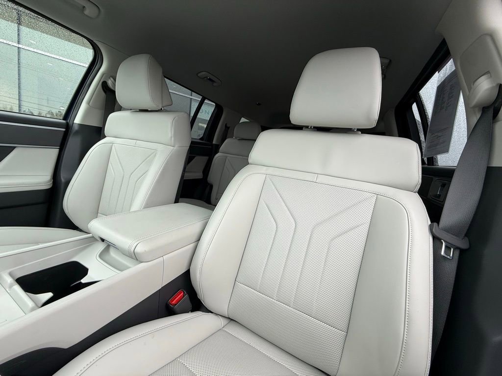 Certified 2025 Hyundai Santa Fe SEL image 15