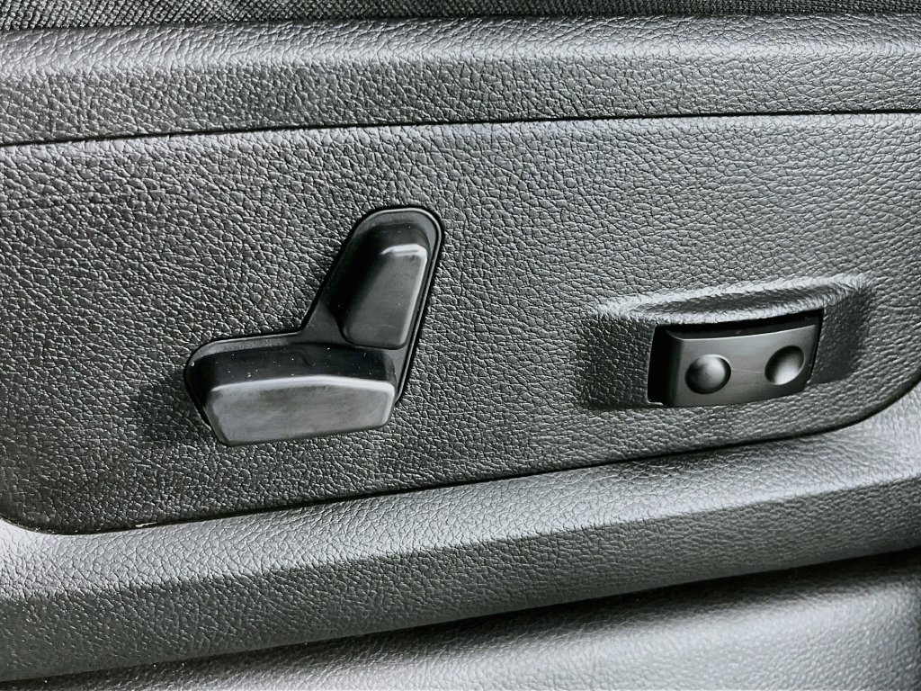 Used 2025 RAM 2500 Big Horn AWD/4WD image 22