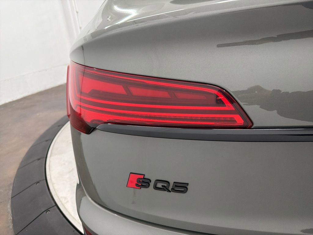Used 2024 Audi SQ5 Premium Plus w/ Premium Plus Package image 12