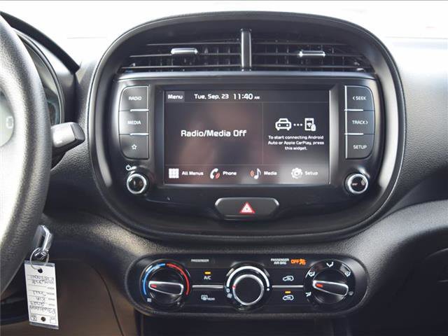 Used 2023 Kia Soul LX w/ LX Technology Package image 14