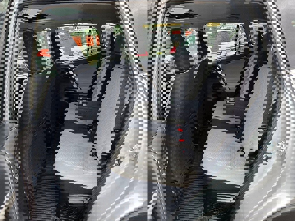 Used 2016 Toyota RAV4 XLE image 9