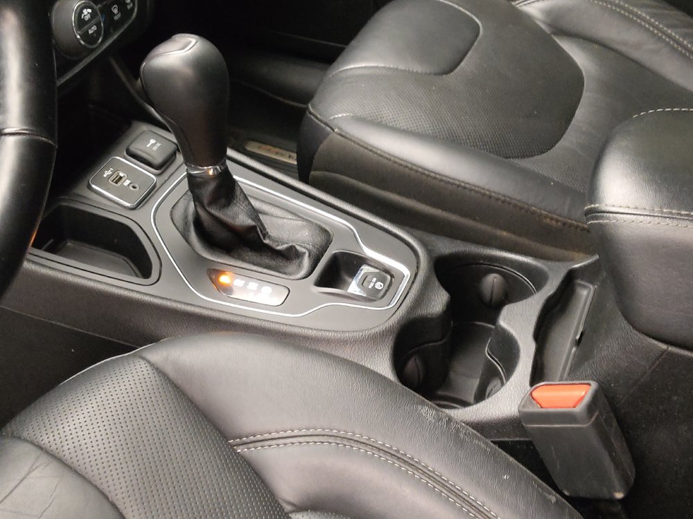 Used 2021 Jeep Cherokee Latitude Lux w/ Comfort/Convenience Group FWD image 26