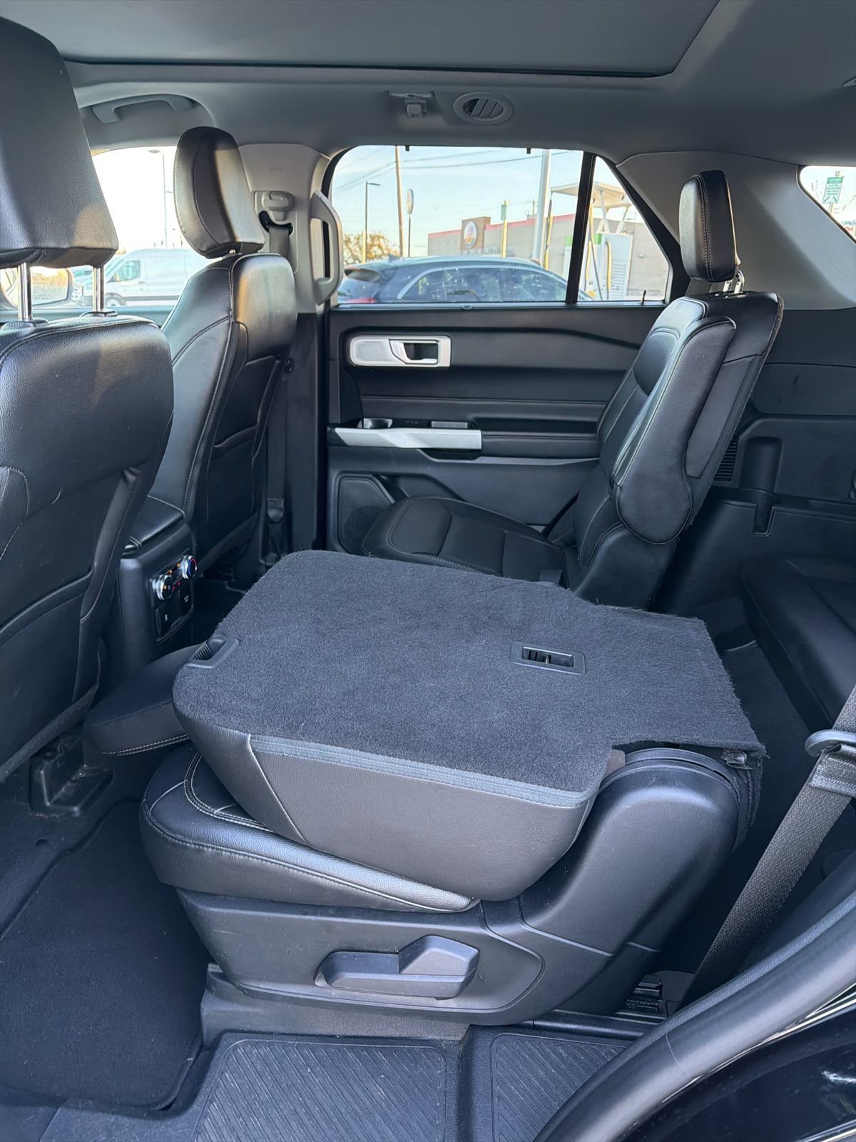 Used 2022 Ford Explorer Limited w/ Limited Technology Package image 10