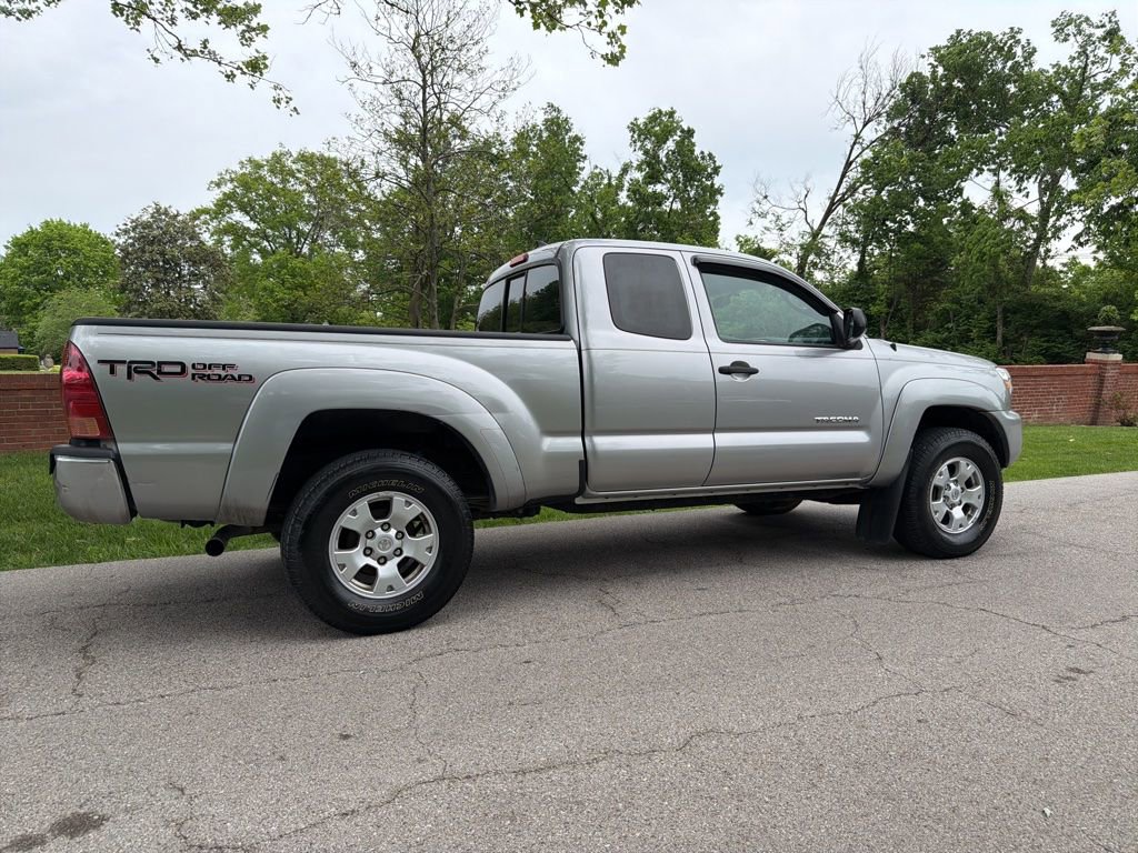 Used 2015 Toyota Tacoma 4x4 Access Cab V6 w/ TRD Off-Road Package image 13