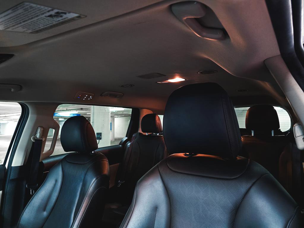 Used 2024 Kia Carnival LX image 18