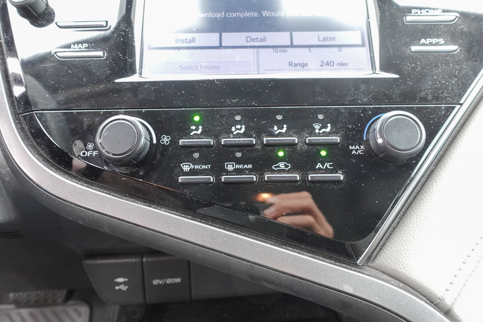 Used 2019 Toyota Camry LE FWD image 20