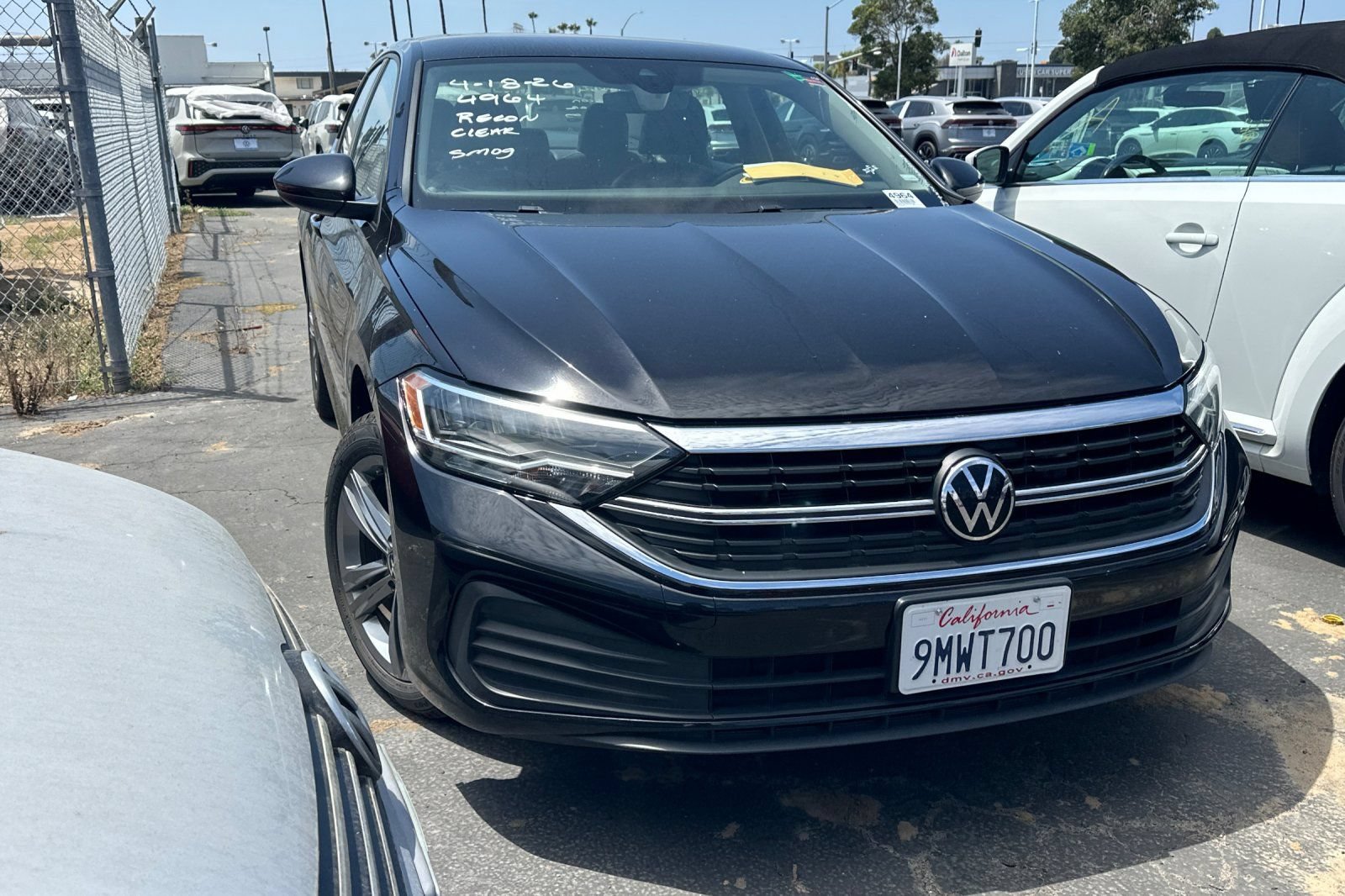 Used 2024 Volkswagen Jetta SE FWD image 2