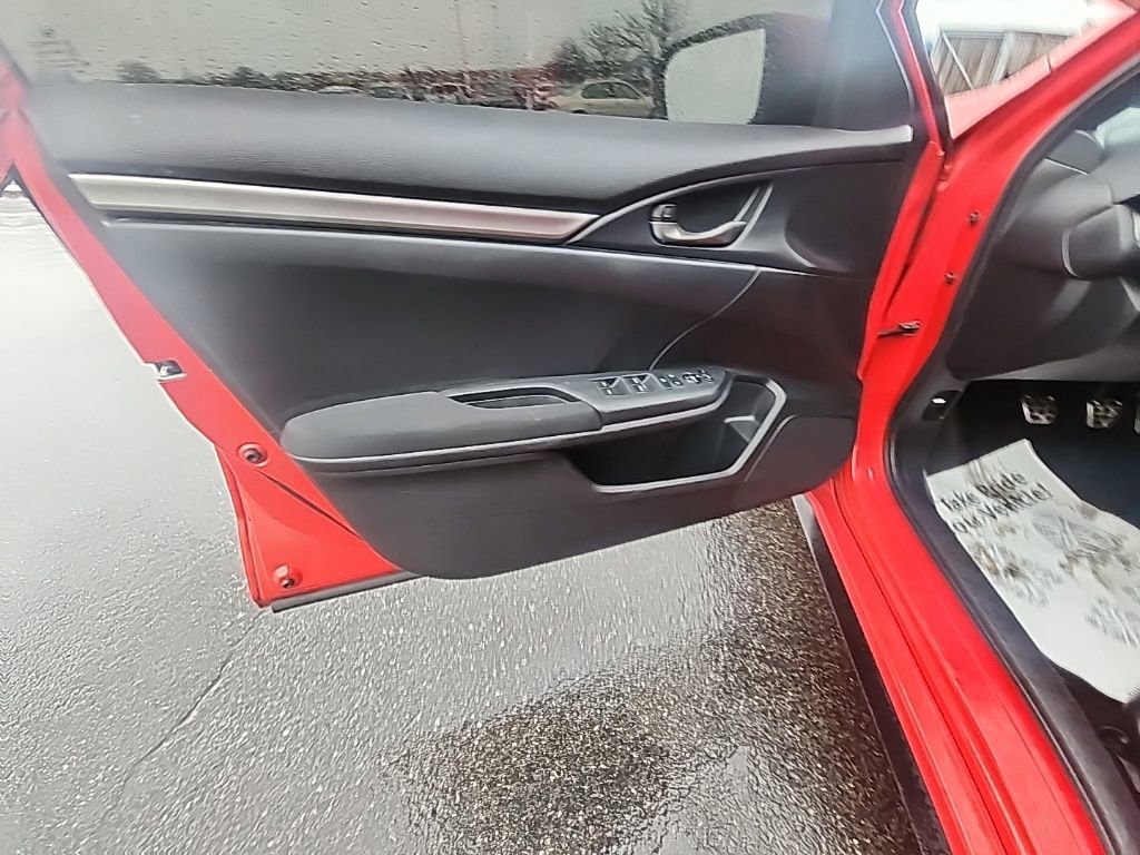 Used 2018 Honda Civic Sport image 12