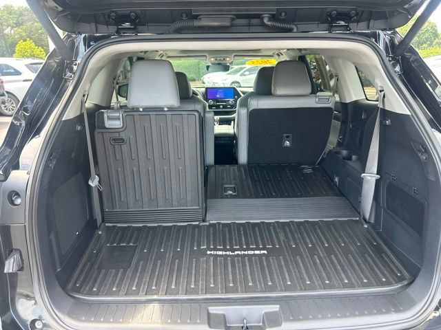 Used 2025 Toyota Highlander Platinum AWD/4WD image 10