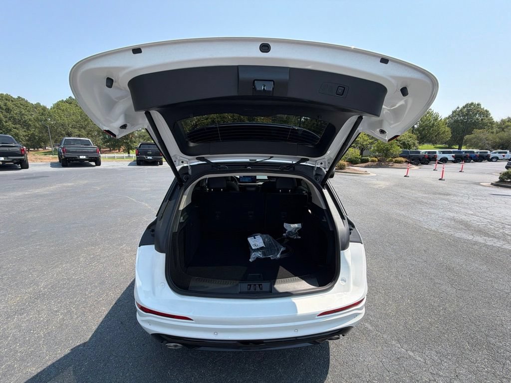 Used 2025 Lincoln Corsair Grand Touring w/ Equipment Group 301A AWD/4WD image 26