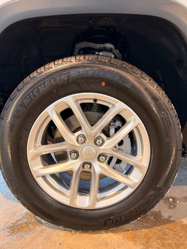 New 2025 Jeep Grand Cherokee Laredo X w/ Luxury Tech Group I image 9